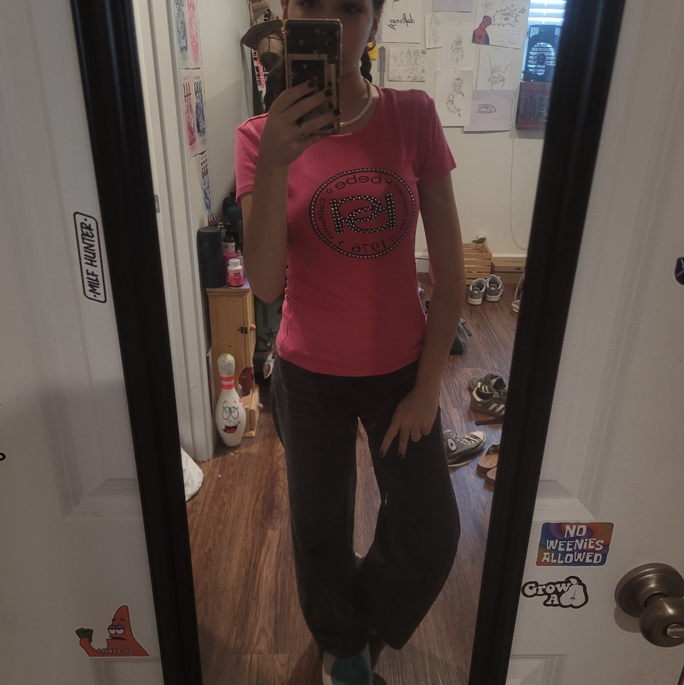 bebe pink t-shirt